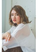 \柔らかな印象を与えるフリンジウェーブ/
