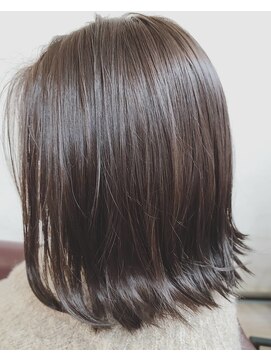 ノマニカ ミラート バイ ルレーヴ(noma-nika mirrort by Le reve) 切りっぱなしボブ×アッシュグレージュ