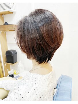 ミッシェル アフロート(michelle afloat) ２０代３０代４０代５０代内巻きレイヤーCカーブカット