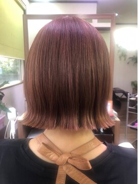 ロロ(LO-LO) 透明感カラー×外ハネヘアスタイル