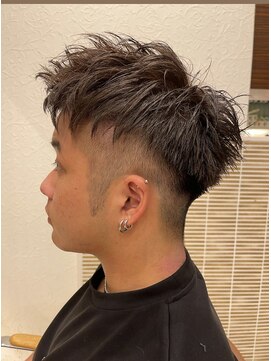 ブロンクス(BRONX) マットWaxで遊ばせるアップバング