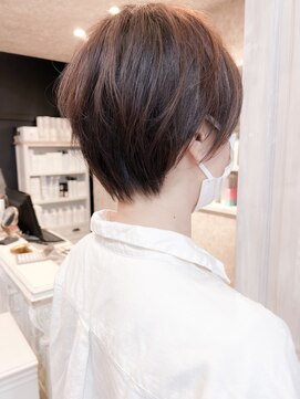 キャアリー(Caary) 福山Caary30代40代小顔補正立体カットショートヘア.ショートボブ