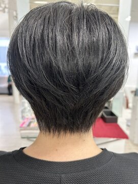 トイロ(toiro*) 襟足スッキリ*大人ショートヘア