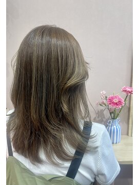 フロー(Froh) フロントレイヤー小顔カット