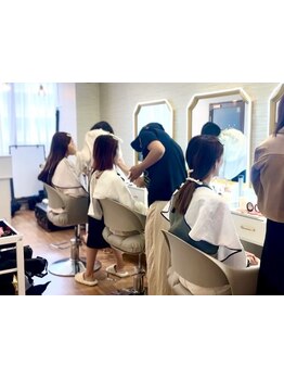 メイクもお任せ！プロの技術で一人一人のご要望にお応えし、女性目線での提案力で“なりたい”を叶えます。