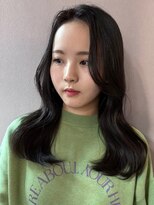 シエスタ(SIESTA)&nbsp;ブルーブラック　韓国風巻き髪　立ち上げ前髪　レイヤーカット