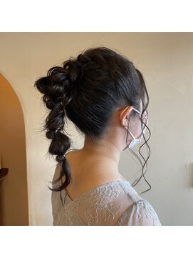 ピケ(pique) ポニーテールアレンジ