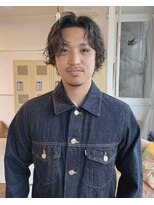 キジ(kiji)&nbsp;センターパートミディアムパーマ波巻きスパイラルパーマ久屋大通