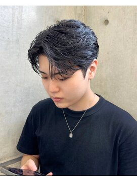 オーシャントーキョー ホワイト 原宿(OCEAN TOKYO WHITE) 毛流れセンターパートニュアンスパーマ