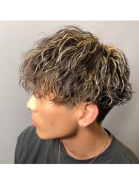 リア(Li'a) 波巻きスパイラル×ハイライト×名古屋メンズハイライトパーマ
