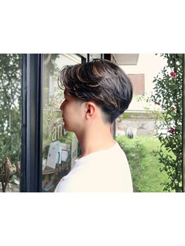 爽やか×清潔感を両立したメンズスタイルが人気！再現性の高いStyleでセットも時短に◎眉毛カットで印象UP