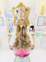 美容室 ティンカーベル ハーフアップ