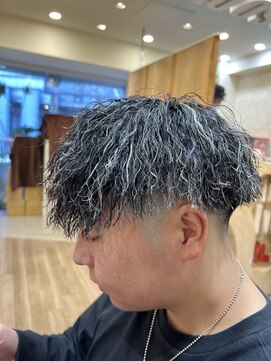ルースト 渋谷店(ROOST) MEN’S HAIR/波巻ツイストスパイラル/フェザーパーマ/眉毛/