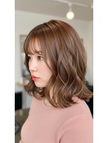 オフザリップヘアー(off the Lip hair) シースルーバング×外ハネミディ