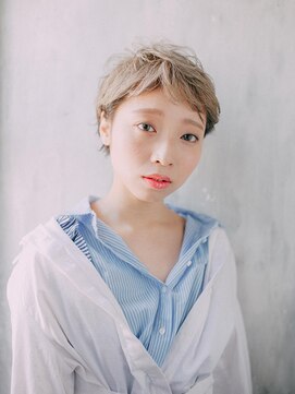 ファーレ マリン アンド ビューティー(Fare marine&beauty) 【外国人風】ハイトーンカラーのマニッシュショート［汐入駅］