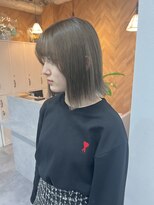 リズ(Li’s)&nbsp;グレージュ/くすみベージュ/ベージュカラー/外ハネボブ