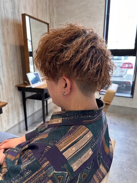 エヌアンドエー 杉戸高野台店(N&A) ツイストスパイラル#1 ツーブロックケアカラーフェードカット