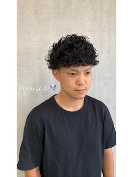 トリコ(ToricO) 波巻きツイストスパイラル プードルパーマ 刈り上げショート