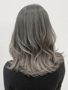 サロンドパリス ラグジュアリー(Salon de Paris Luxuary)の写真/お客様のライフスタイルに応じたスタイルをご提案◎カラーのリピーター続出のＰＡＲＩＳで理想のヘアに！