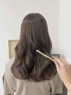 淡色スフレベージュ