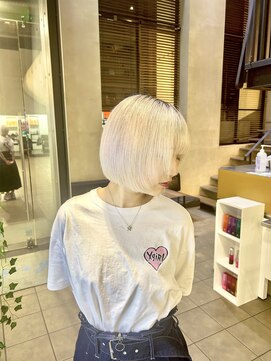 イコ(.ico) ホワイトカラー×ボブ