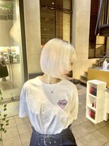 イコ(.ico) ホワイトカラー×ボブ