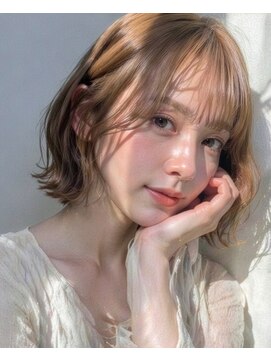 ラベストオイケ(LOVEST OIKE) ブリーチなしで叶う透明感ベージュ×外ハネボブ