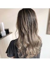オズギュルヘア(Ozgur hair) バレイヤージュカラー×グレージュ