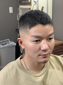 理容ドラゴン スキンフェードカット