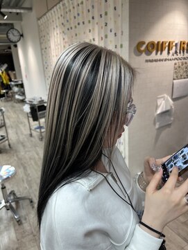 コワファーストナガサキシャンプーボーイ(COIFF1RST NAGASAKI SHAMPOO BOY) リバースインナーカラー×ホワイトベージュ☆