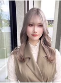 ホワイトベージュ レイヤーカット シースルーバング おくれ毛