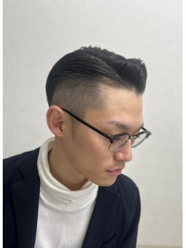 グッドキッド(GOODKID) フェードスタイル　サイドパート