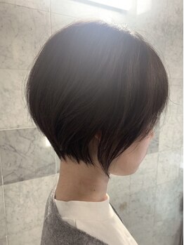 ヲカシ(wocashi)の写真/ショート・ボブが好評『後ろ姿を見ると違いが分かる』頭や首のバランスを考慮して理論に基づいて施術*