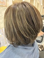 ヘアーデザインムーヴ(Hair design MOVE)&nbsp;白髪ぼかしハイライト　ショート