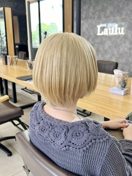 ラウル(Laulu) ミディアムヘア/暗めカラー/グランマッシュ/佐倉