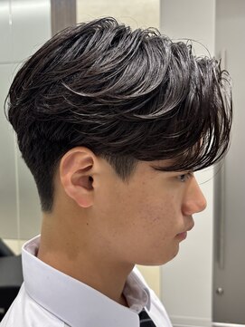 カルム(kalm) メンズセンターパートウルフセンターパートニュアンスパーマ襟足