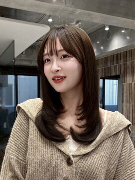 ファルベ(Farbe) 黒髪/オリーブグレー/小顔/ココアベージュ