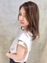 リルア 博多(LIRUA)&nbsp;外国人風プラチナグレージュハイライト