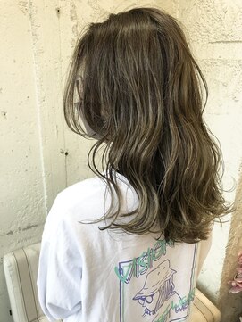 ペネロープ(Penelope) セミロングレイヤー/ハイライト/グレージュ