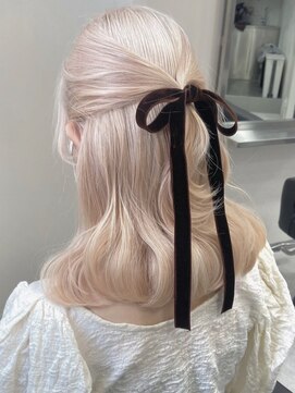 ベレーザシェルト(Beleza scelto) 5069ニュアンスカラー艶髪ハイトーンシルキーベージュ韓国波巻き