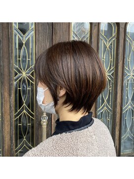 2丁目3番地美容室 ころんと丸みショート×ナチュラルブラウン