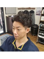 カットインタイム センターパート パーマスタイル ツーブロック