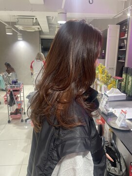 バイブス バイ ケンジ(vibes by KENJE) レイヤーカット　コテ巻き