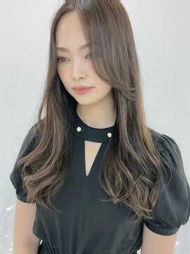 シー(shii..) 《shii../大黒》#韓国ヘア#おくれ毛#くびれヘア