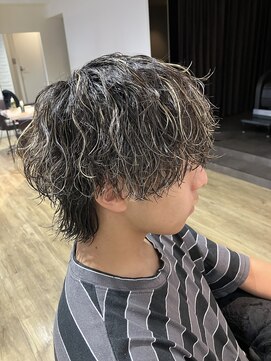 エヌプラス(N+) サーフカールブルーブラックスパイキーショートフェザーパーマ