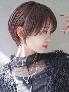 カライング(ing) 大人可愛い20代30代40代黒髪前下がりひし形小顔ボブ丸みショート
