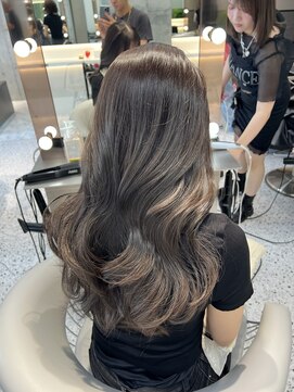 ロール 博多(Role) グレージュ/オリーブベージュ/透明感/暗髪