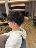 縦落ちツイスパ × 刈り上げで作る大人ラフスタイル