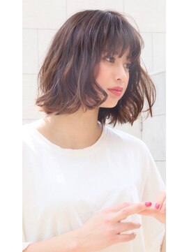 ロエナ(ROENA) 2030代40代50代ウエーブミディアム似合わせカットメルティカラー