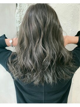 アリー 原宿 表参道(ALLY) [ALLY阿部]透明感バツグン☆オリーブグレージュ